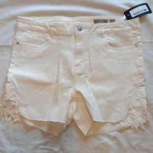 Vero Moda cream shorts